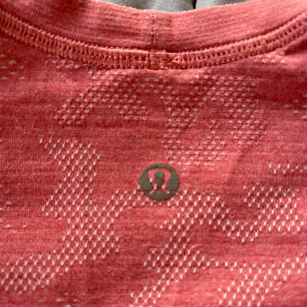 Lululemon Men’s Camo Metal Vent tee